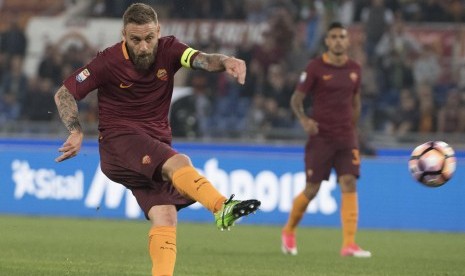 Mantan kapten AS Roma, Danielle De Rossi. De Rossi kini resmi menjadi pelatih AS Roma. 