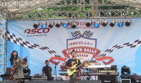 Aksi panggung di event AXIC ASCO Fun Rally Daihatsu