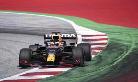 Aksi pembalap Red Bull Max Verstappen di GP Styria. Verstappen akan kembali membalap di sirkuit yang sama, Red Bull Ring Spielberg, pada GP Austria akhir pekan ini.