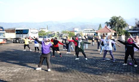 Aksi senam sehat di Kota Batu, Jawa Timur. 