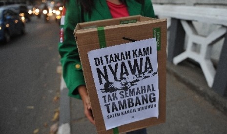 Aksi solidaritas untuk Salim Kancil.