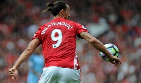 Aksi striker Manchester United, Zlatan Ibrahimovic.