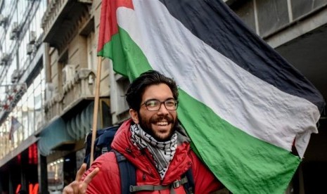 Aktivis Benjamin Ladraa yang melakukan aksi jalan kaki dari Swedia ke Palestina