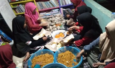 Aktivitas di posko peduli bencana di Banten.