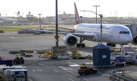 Aktivitas di Sydney Airport. Australia akan membuka perbatasannya bagi WNA yang telah divaksinasi mulai 21 Februari 2022.