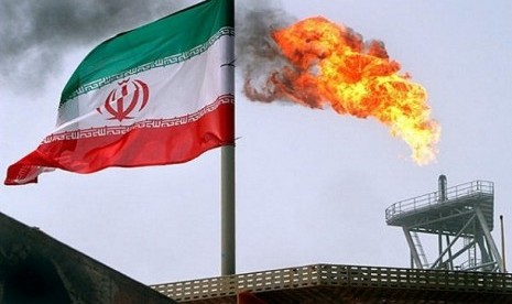 Aktivitas pengeboran di ladan minyak Iran