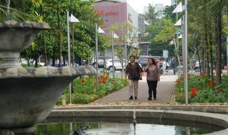 Aktivitas sejumlah anak bermain di Taman Menteng, Jakarta Pusat, Jumat (2/5).