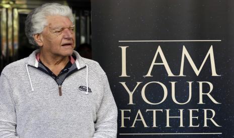 Aktor David Prowse, sosok di balik topeng Darth Vader dalam film Star Wars.