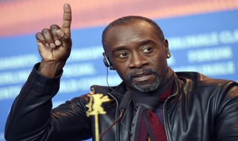 Aktor Don Cheadle mengaku hanya diberi waktu dua jam oleh Marvel untuk menjawab tawaran memerankan James Rhodes alias War Machine. 