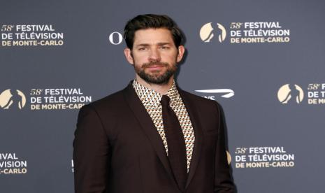 Aktor John Krasinski berperan sebagai Mister Fantastic ketika tampil sebagai muncul sebagai cameo di film Doctor Strange In The Multiverse Of Madness.