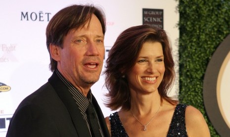 Aktor Kevin Sorbo dan istrinya.