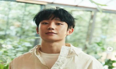 Aktor Korea Selatan, Jung Hae-in. Warganet Indonesia menyerbu kolom komentar Jung Hae-in perihal kabar kencan Jisoo Blackpink dengan aktor Ahn Bo-hyun.