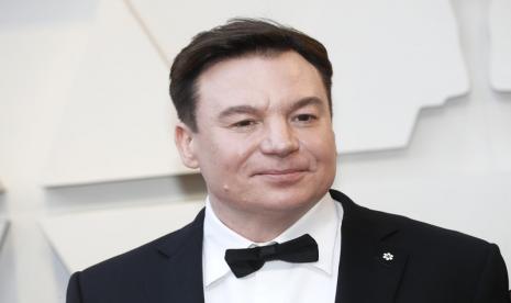 Aktor Mike Myers memerankan karakter Austin Powers dalam Austin Powers: International Man of Mystery (1997), Austin Powers: The Spy Who Shagged Me (1999), dan dan Austin Powers in Goldmember (2002). Ia mengindikasikan bakal ada film keempat.