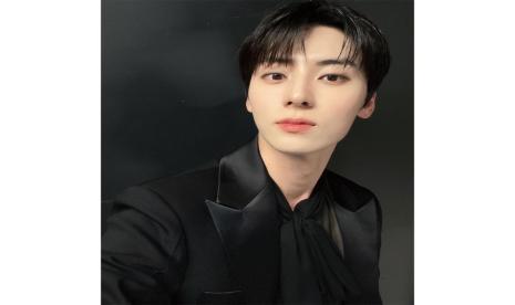 Aktor sekaligus idol Korea Selatan, Hwang Min-hyun.