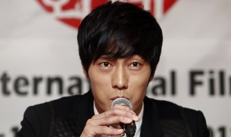 Aktor So Ji Sub.