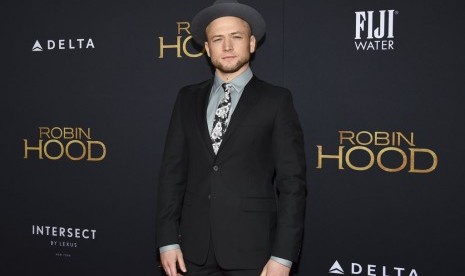 Aktor Taron Egerton pemeran Robin Hood menghadiri pemutaran film Robin Hood di AMC Loews Lincoln Square, New York, 11 November 2018.