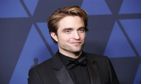 Aktor Batman, Robert Pattinson, pernah berlatih suara rendah dan serak khas Batman, namun gagal.  