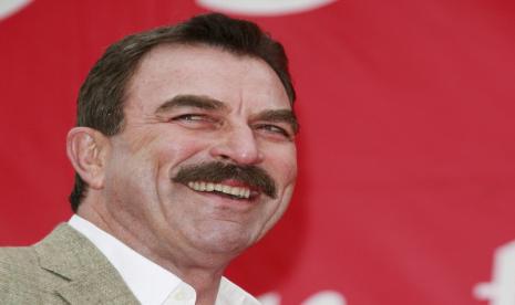 Aktor Tom Selleck tetap bugar di usia 77 tahun.