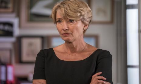 Aktris Emma Thompson ketika berakting di film The Children Act. Bagi Emma, cinta romantis hanya mitos dan bisa amat berbahaya. 