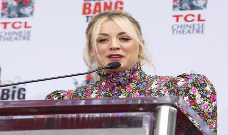 Aktris Kaley Cuoco sempat merasa hancur setelah peran yang didambakannya di Knives Out 2 gagal didapatkannya. Kate Hudson yang terpilih untuk memainkan peran tersebut.