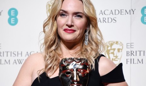 Kate Winslet mengaku bangga bisa mengalahkan rekor menahan napas dalam air dari rekan aktornya, Tom Cruise (Foto: Kate Winslet)