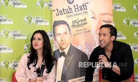 Aktris Raisa bersama Aktor Maruli Tampubolon menceritakan pengalaman saat penggarapan Film di Radio (FDR) dengan judul 