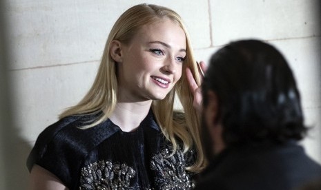 Aktris Sophie Turner menghadiri pagelaran Louis Vuitton koleksi Spring/Summer 2019