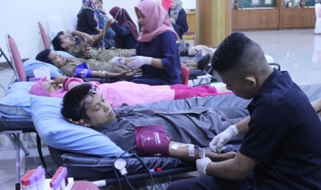 Al-Azhar Kelapa Gading gelar donor darah.