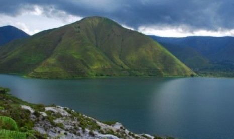 Alam yang indah di Danau Toba