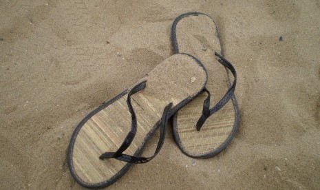 Alas kaki sandal