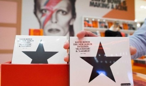 Album milik mendiang David Bowie.