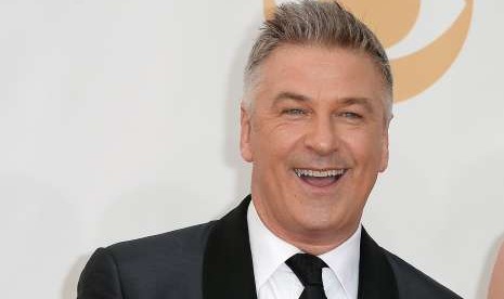 Aktor Alec Baldwin tak mendapat dukungan istri untuk terjun ke politik.