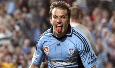 Alessandro Del Piero usai mencetak gol ke-800 sepanjang kariernya. Golnya melalui titik penalti memenangkan Sydney FC.