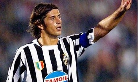 Alessio Tacchinardi saat masih berkostum Juventus.