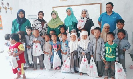 Alfamart bersama tim Unicef Indonesia meninjau perkembangan PAUD Holistik Integratif (HI) di Kabupaten Brebes, Kamis (9/2/17). 