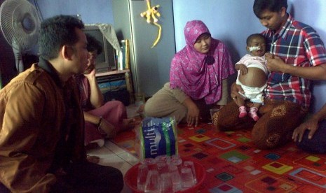 Alfariel Zikri Azhar, seorang bayi berusia 11 bulan menderita penyakit Caroli Disease (kerusakan hati).