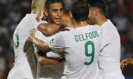 Algeria's Faouzi Ghoulam celebrates his goal during their Group C soccer match against South Africa at the 2015 African Cup of Nations in Mongomo January 19, 2015.