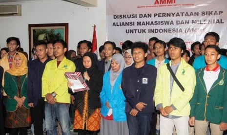  Aliansi Mahasiswa dan Milenial untuk Indonesia (AMMI) melaksanakan diskusi dan deklarasi dukungan menyikapi putusan Mahkamah Konstitusi terkait Pilpres 2019 untuk Indonesia bersatu di Gedung Joang 45, Jakarta, Jumat (28/6).