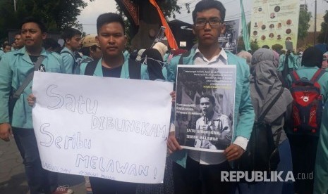 Demo menuntut dibebaskannya sejumlah mahasiswa yang ditahan Polda Metro Jaya (ilustrasi).