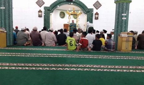 Aliansi Pemuda Peduli Masjid Singaraja mengadakan gerakan Shalat Qiyamul dan Subuh Berjamaah di Masjid Agung Jami Singaraja