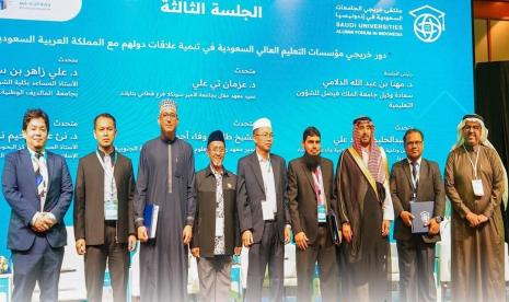 Alumni Arab Saudi dalam acara temu alumni Universitas Islam Madinah dan sejumlah universitas di Arab Saudi.