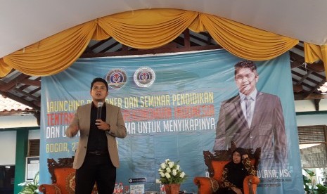 Alumni SMA Bosowa Bina Insani, Saad Maulana menjadi nara sumber seminar pendidikan di almamaternya, Jumat (27/4).