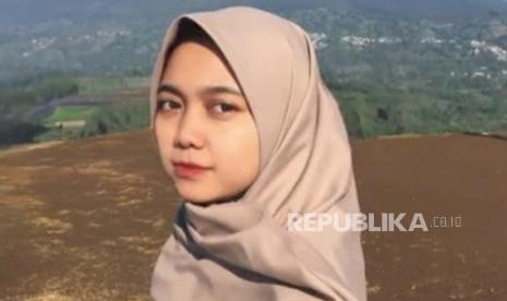 Alumnus UBSI Kampus Tegal, Riska Hanila Hanif sukses bertarung di dunia kerja dengan meniti karier di perusahaan besar.