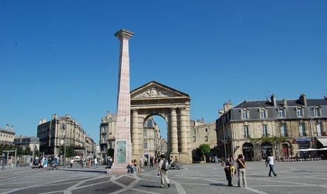  Alun-alun Place de la Victoire di Kota Bordeaux, Prancis.