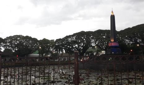 Alun-Alun Tugu Kota Malang. 