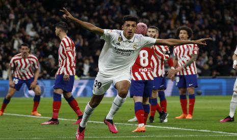 Alvaro Rodriguez dari Real Madrid melakukan selebrasi setelah mencetak gol penyeimbang 1-1 pada pertandingan sepak bola LaLiga Spanyol antara Real Madrid dan Atletico Madrid, di Madrid,