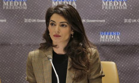 Amal Clooney mendesak negara-negara di PBB untuk fokus pada keadilan internasional pada kejahatan perang di Ukraina