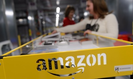 Tidak ada saham perusahaan yang mendapat manfaat lebih banyak saat pandemi virus corona (Covid-19) dibandingkan Amazon.com. Kapitalisasi pasar pengecer online dan penyedia layanan cloud computing ini telah menggelembung lebih dari 90 miliar dolar AS ke rekor teritinggi sejak pertengahan Februari.