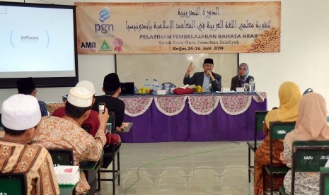 AMB Foundation bekerja sama dengan Ikatan Pelajar Putri Nahdlatul Ulama (IPPNU) menghelat pelatihan pembelajaran bahasa Arab untuk guru-guru pesantren   Salafiyah di Ponpes Modern Darul Ulum Lido, Bogor.