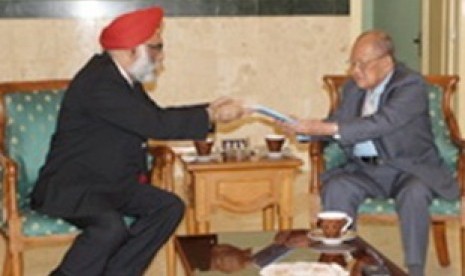 Ambassador H.E. Mr Gurjit Singh and the Vice Governor of Yogyakarta, H.E. Sri Paduka Pakualam IX